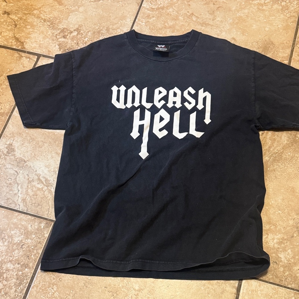 Men’s WWE shirt